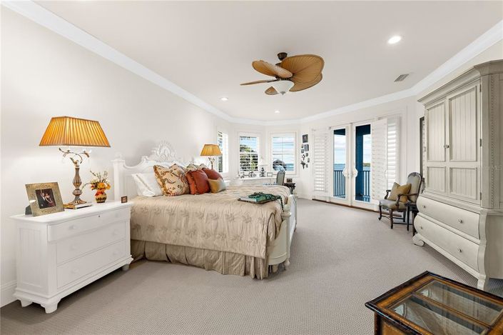 Image No.19-4 Bed Property for sale