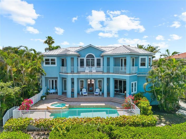 Image No.2-4 Bed Property for sale