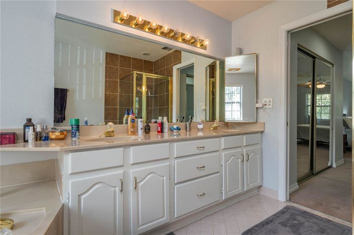 Image No.9-3 Bed Townhouse for sale