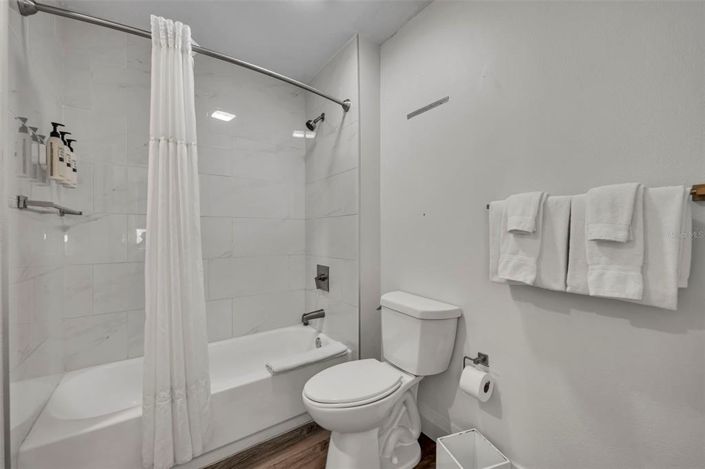 Image No.15-2 Bed Property for sale