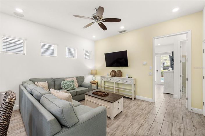 Image No.13-3 Bed Property for sale