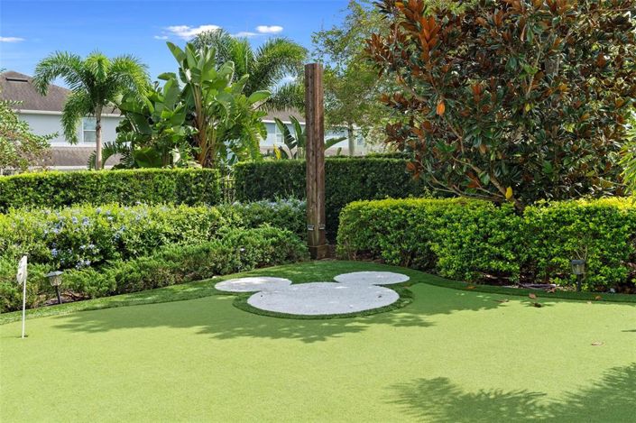 Image No.11-8 Bed Property for sale