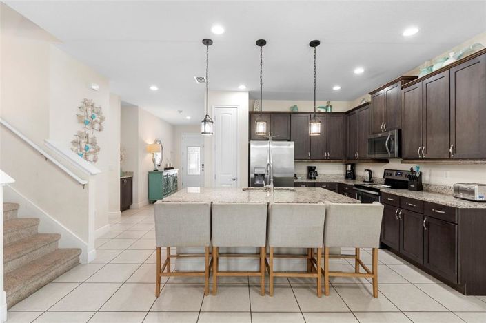 Image No.19-8 Bed Property for sale