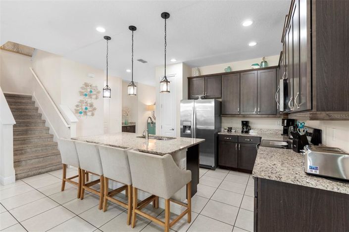 Image No.20-8 Bed Property for sale