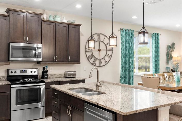 Image No.23-8 Bed Property for sale