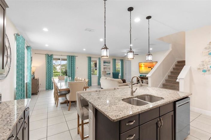 Image No.24-8 Bed Property for sale