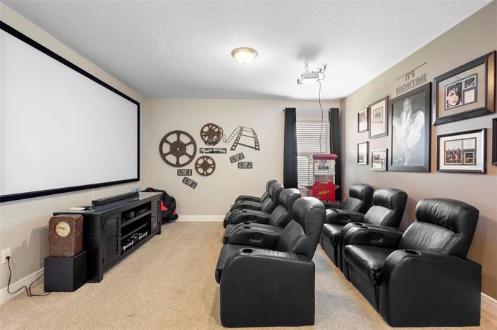 Image No.26-8 Bed Property for sale