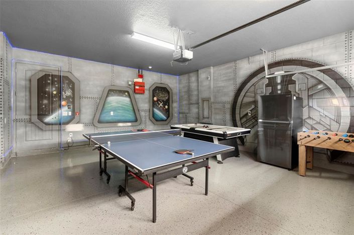 Image No.31-8 Bed Property for sale