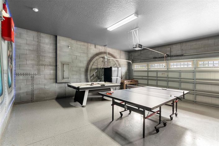 Image No.32-8 Bed Property for sale