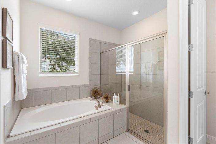 Image No.38-8 Bed Property for sale