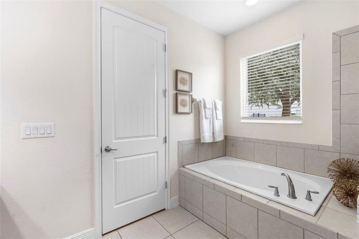 Image No.39-8 Bed Property for sale