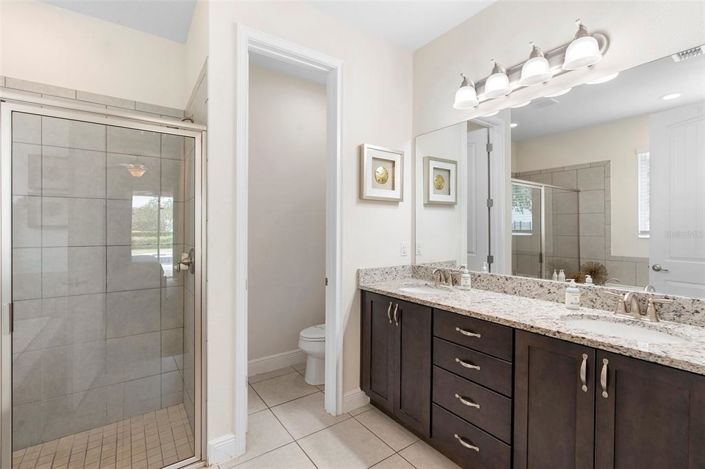 Image No.40-8 Bed Property for sale