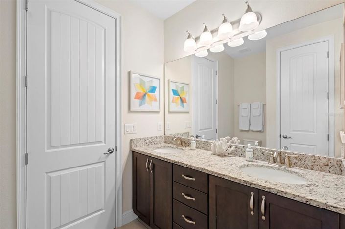 Image No.52-8 Bed Property for sale