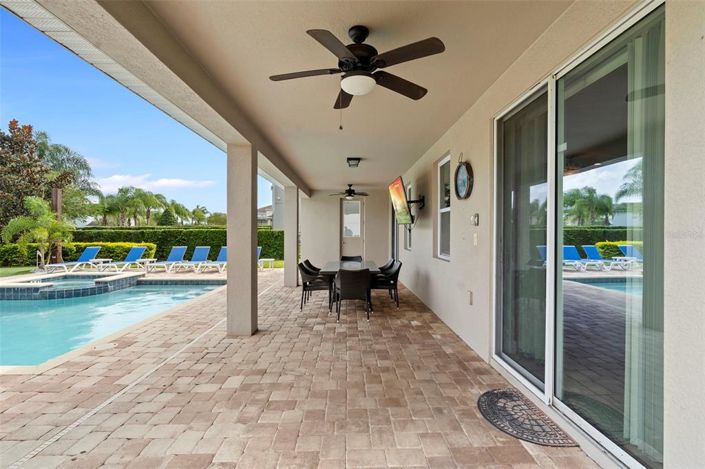 Image No.8-8 Bed Property for sale