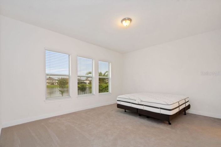 Image No.13-6 Bed Property for sale