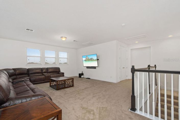 Image No.17-6 Bed Property for sale