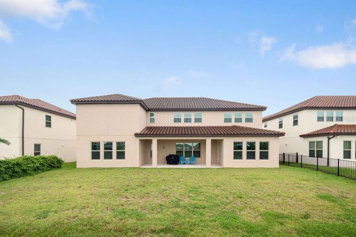 Image No.32-6 Bed Property for sale