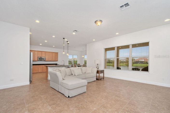 Image No.7-6 Bed Property for sale