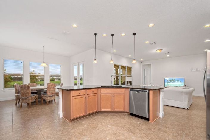 Image No.9-6 Bed Property for sale