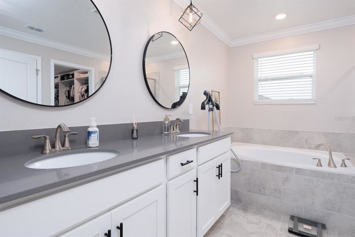 Image No.30-4 Bed Property for sale