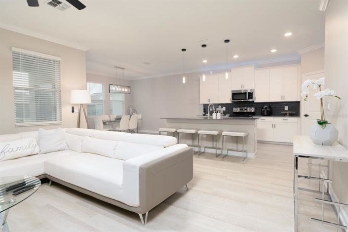 Image No.8-4 Bed Property for sale