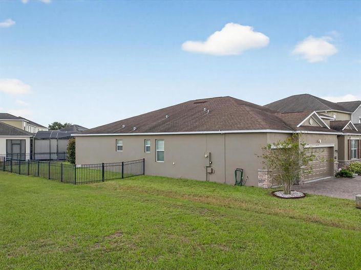 Image No.32-3 Bed Property for sale