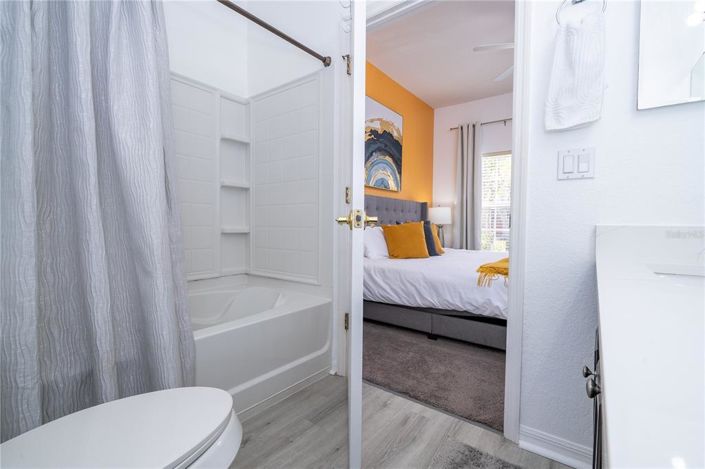 Image No.11-4 Bed Townhouse for sale