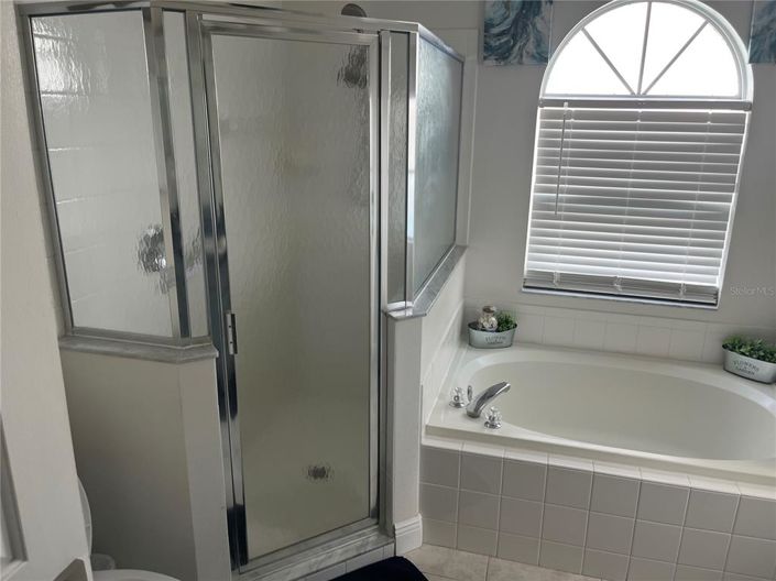 Image No.12-3 Bed Property for sale