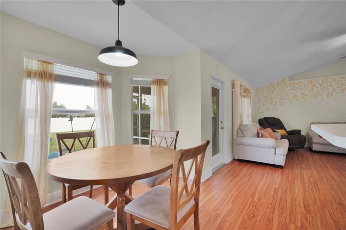 Image No.17-4 Bed Property for sale