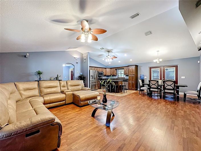 Image No.21-3 Bed Property for sale