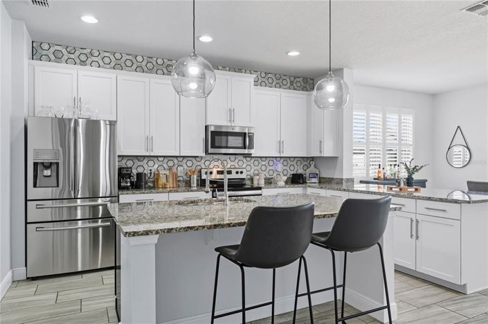 Image No.4-4 Bed Property for sale