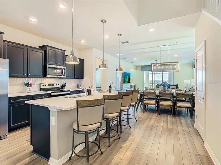 Image No.5-7 Bed Property for sale