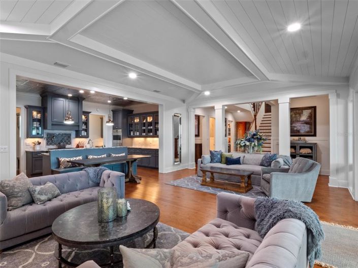 Image No.30-5 Bed Property for sale