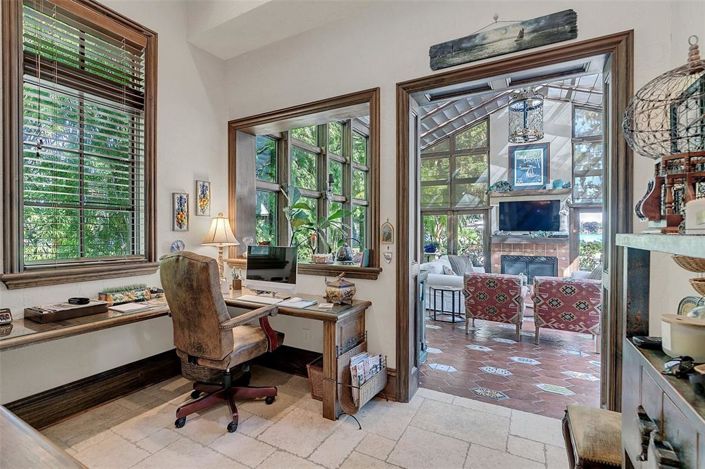 Image No.15-7 Bed Property for sale