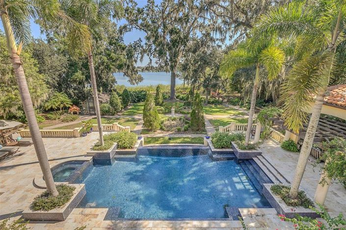 Image No.28-7 Bed Property for sale