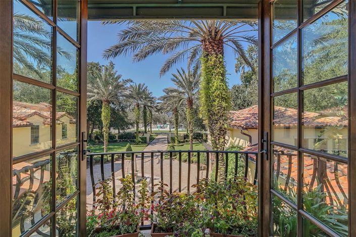 Image No.31-7 Bed Property for sale