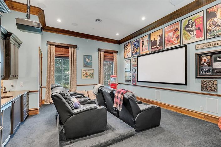 Image No.37-7 Bed Property for sale