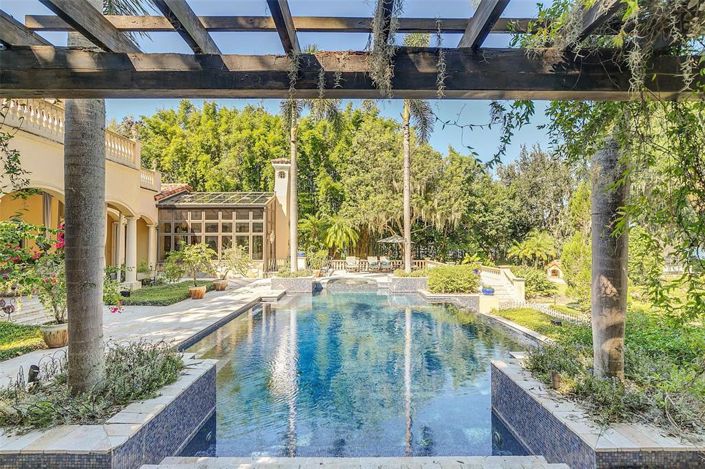 Image No.43-7 Bed Property for sale