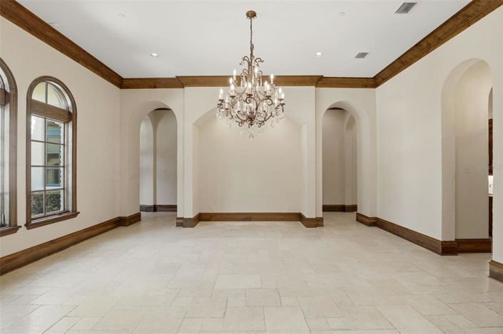 Image No.55-7 Bed Property for sale