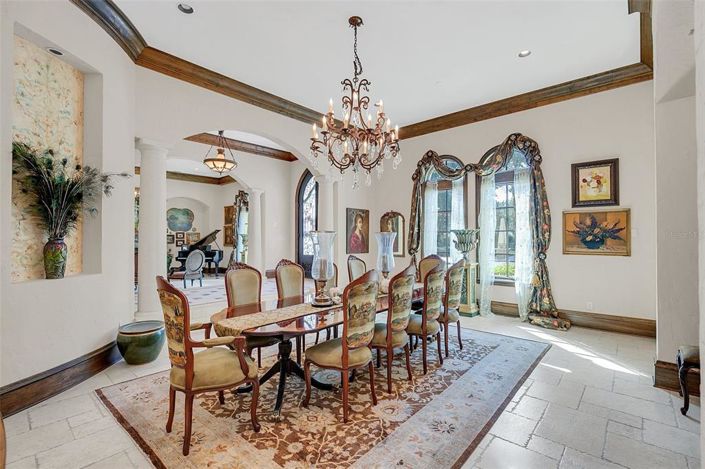 Image No.8-7 Bed Property for sale