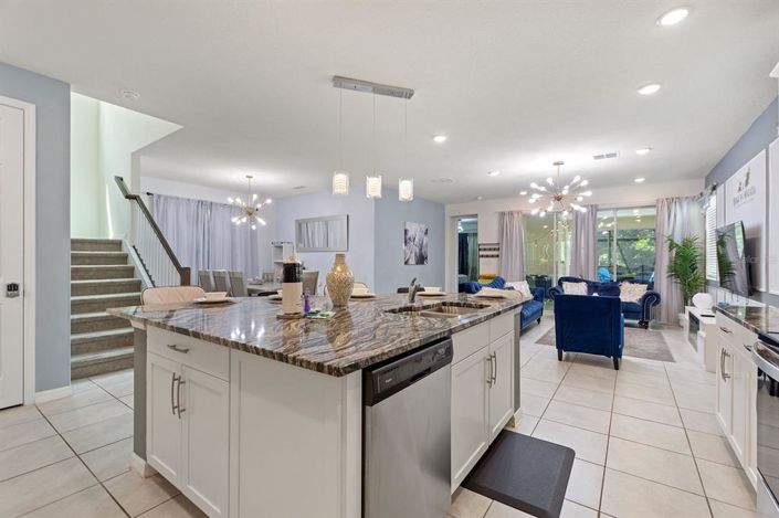 Image No.10-7 Bed Property for sale