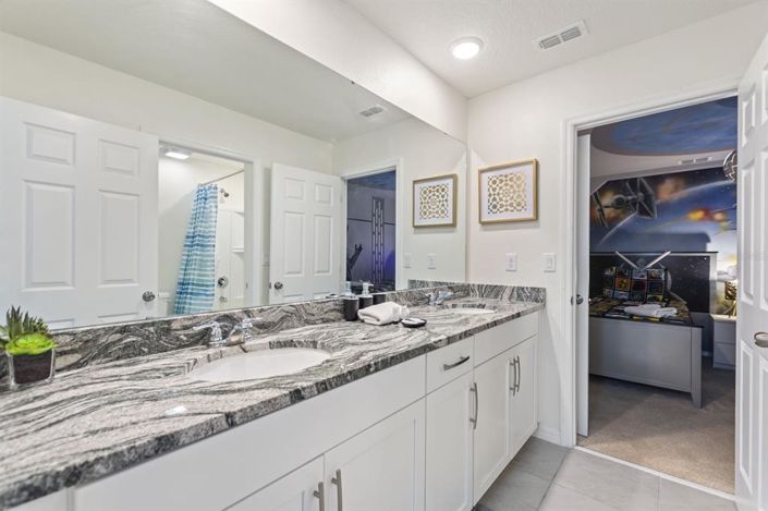 Image No.15-7 Bed Property for sale