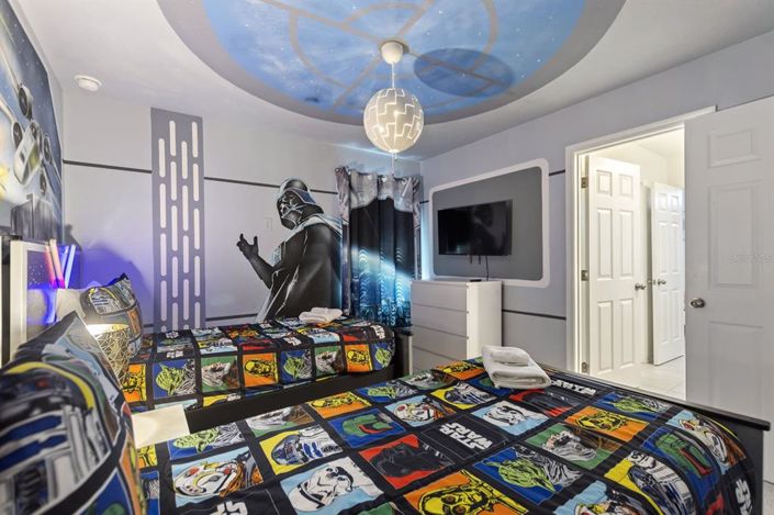 Image No.17-7 Bed Property for sale