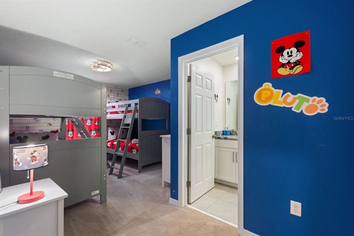 Image No.33-7 Bed Property for sale