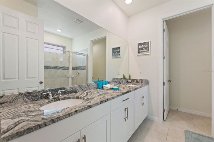 Image No.35-7 Bed Property for sale