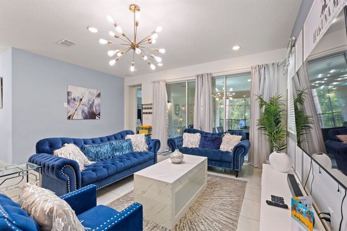 Image No.40-7 Bed Property for sale