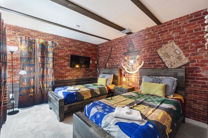 Image No.5-7 Bed Property for sale