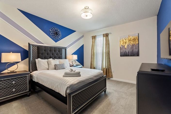 Image No.50-7 Bed Property for sale