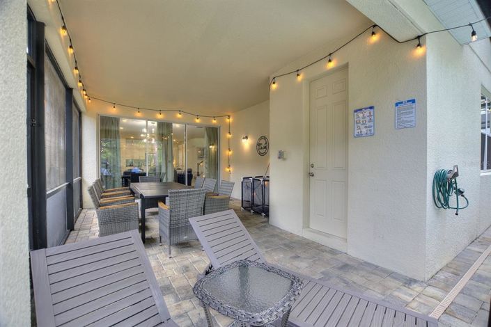 Image No.55-7 Bed Property for sale