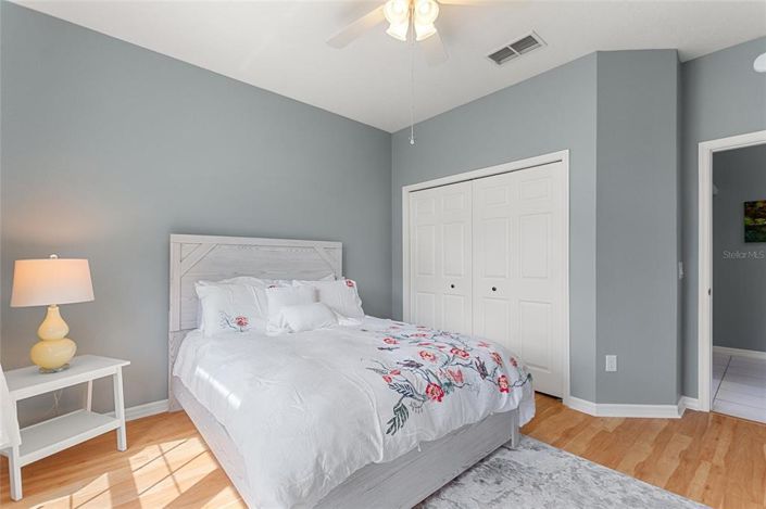 Image No.9-2 Bed Property for sale